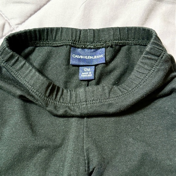 ❤️3 for $12 ❤️ Garanimals Pink Camo Bodysuit& Calvin Klein Jeans Leggings 12&18M - Picture 15 of 15